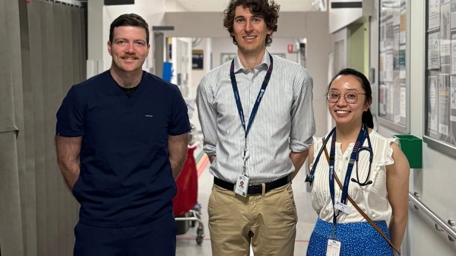alistair-tinson-joe-ciantar-rebecca-tai-in-emergency-department-corridor.jpg
