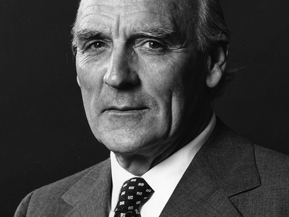 Douglas Stephens