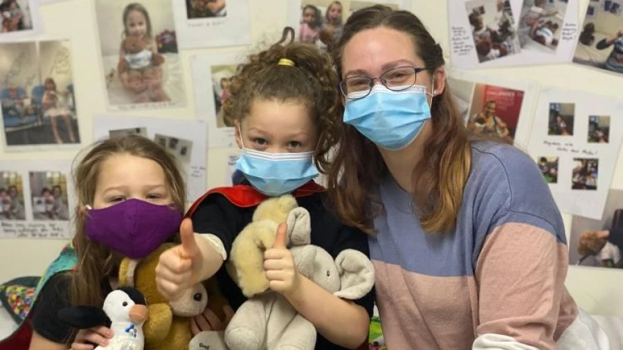 Type 1 diabetes study participants Harrie and Lexi with their mother Rachael