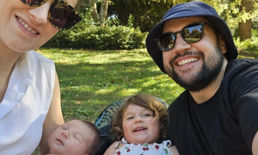 Lara Scott with family