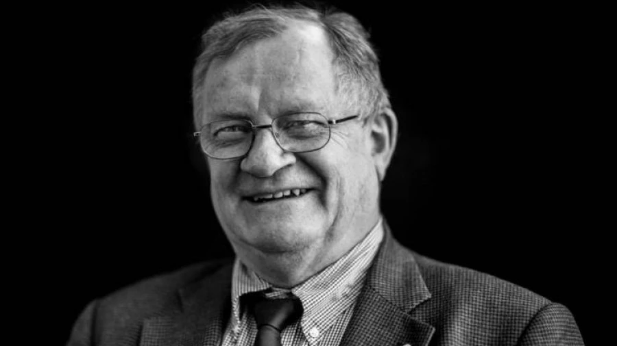Professor Finlay Macrae
