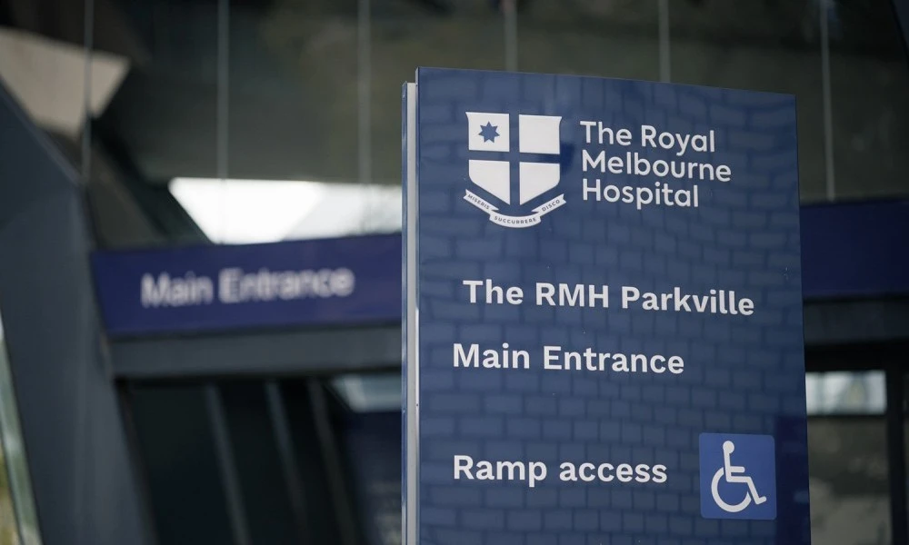 sign-leading-to-the-main-entrance-of-the-royal-melbourne-hospital.jpg