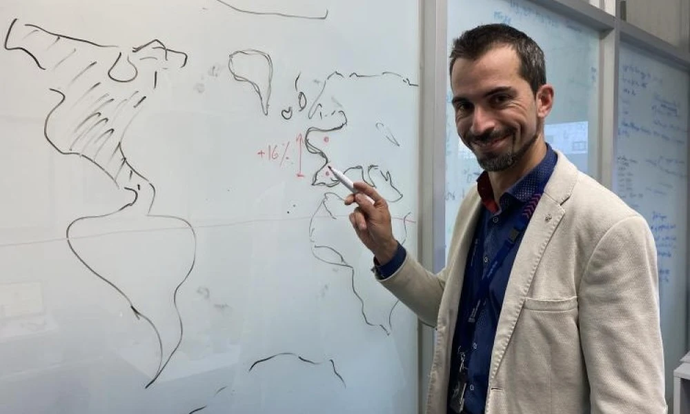 Professor Tomas Kalincik, MS study