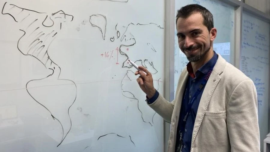 Professor Tomas Kalincik, MS study